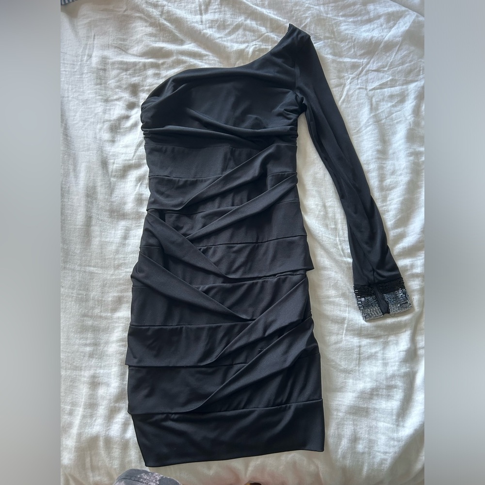 Body Central Black Mini One Shoulder Long sleeve ruched bodycon dress (Size: M)